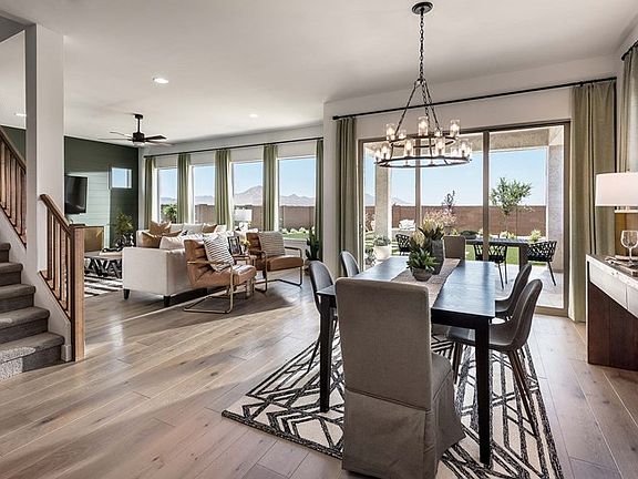 The Hummingbird - Dining Room