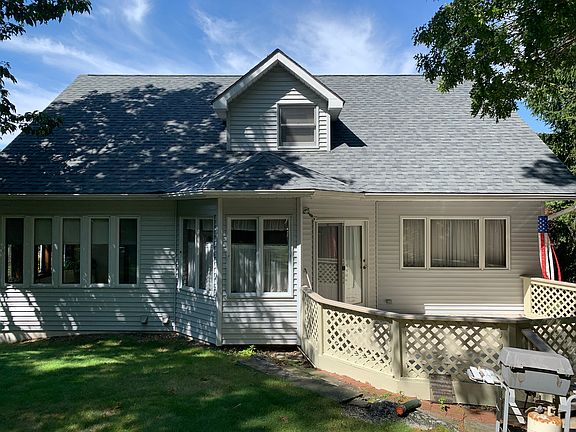 4th image of 220 Seymour Ave