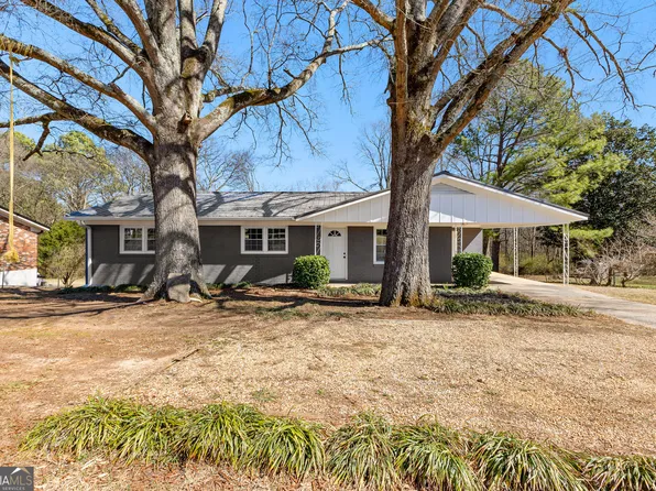 112 Greenbriar Dr, Cedartown, GA 30125