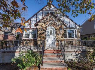 58 Russell St, Lynbrook, NY 11563