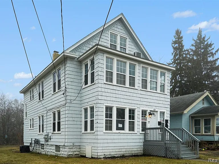 20 Frank St #2 — Photo 1