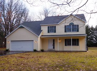 56125 Woodridge Rd, Three Rivers, MI 49093