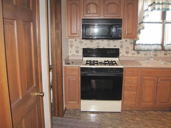 4th image of 1858 N Adams St