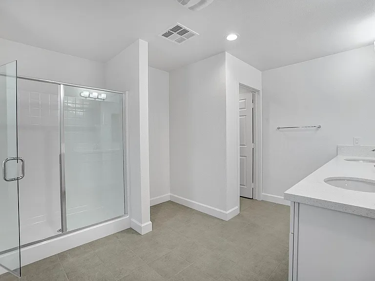 15395 Lotus Cir — Photo 26