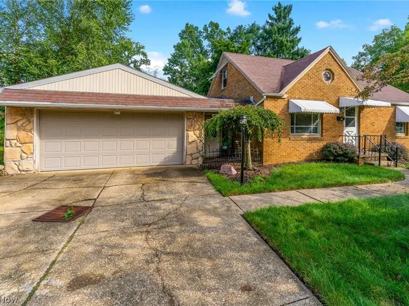 1108 Stuart St NW, Massillon, OH 44646