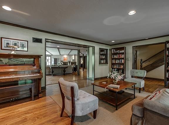 3rd image of 3001 Westridge Ave