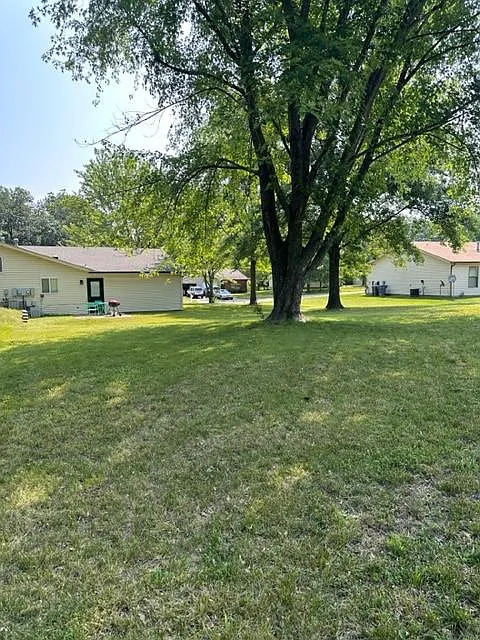2 bed, 1000 sqft, $1,600 — Photo 4