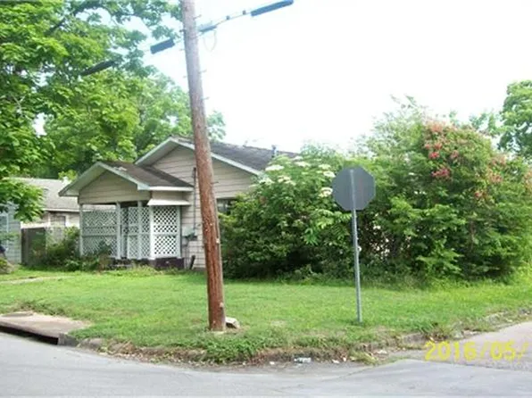 222 E Hunnicutt St, Baytown, TX 77520