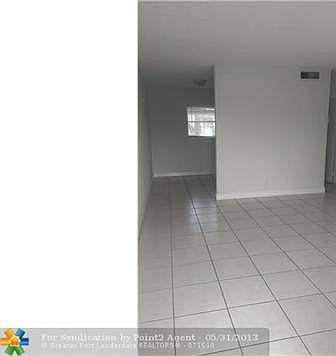 3rd image of 4061 N Dixie Hwy APT 34