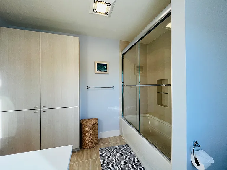 En suite bathroom
