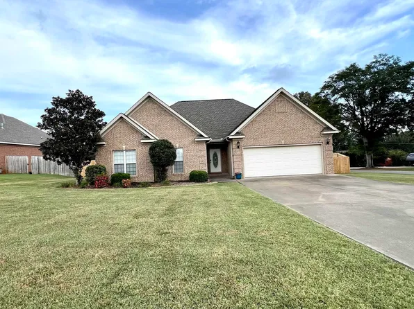 132 Graham Ave, Tuscumbia, AL 35674