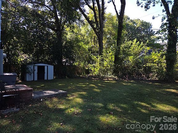 3rd image of 1516 Herrin Ave