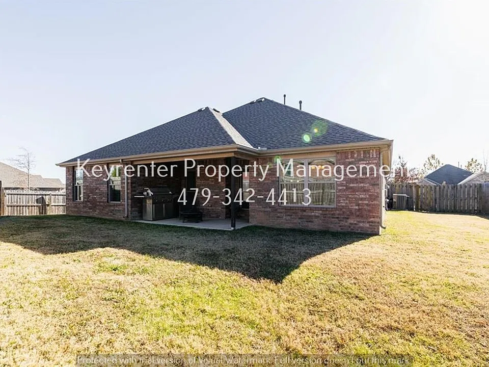 3644 W Country Meadows St