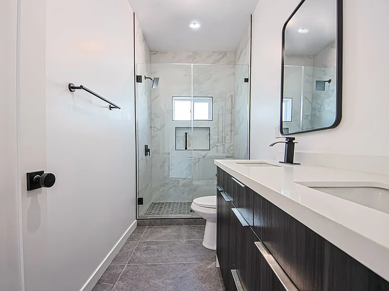 5233 Satsuma Ave — Photo 47