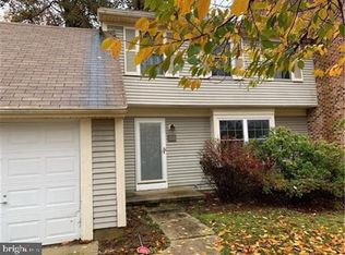 22 Oak Forest Dr, Sicklerville, NJ 08081