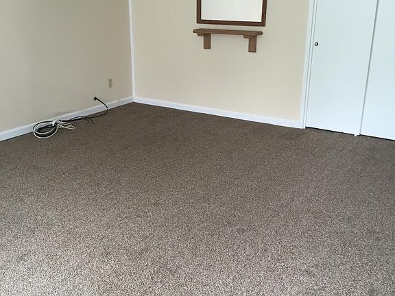 3rd image of 785 Robinwood Dr
