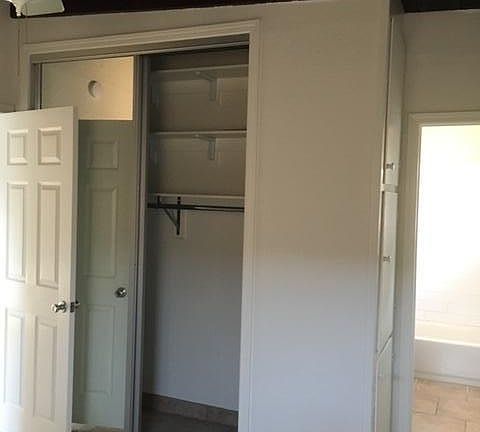5th image of 2272 Pierpont Blvd #4