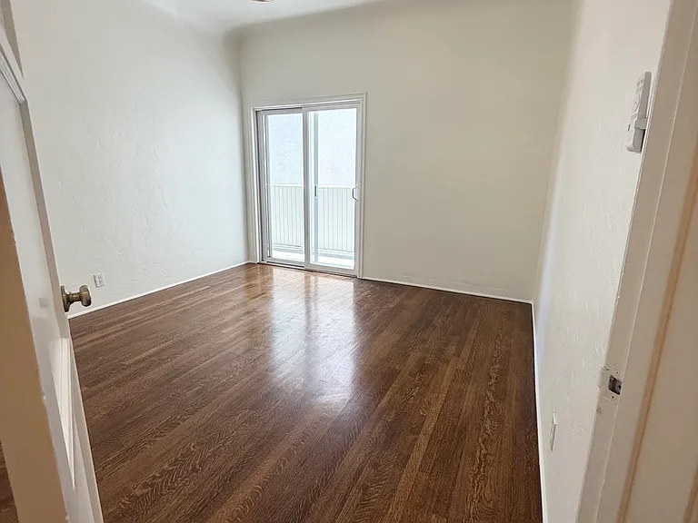 15 Loma Ave #17 — Photo 16