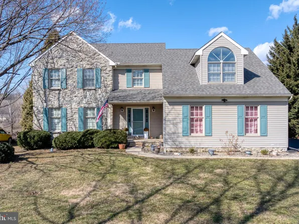 383 Carter Moir Dr, Lancaster, PA 17601