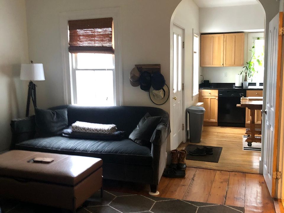 1st image of 824 State St #B