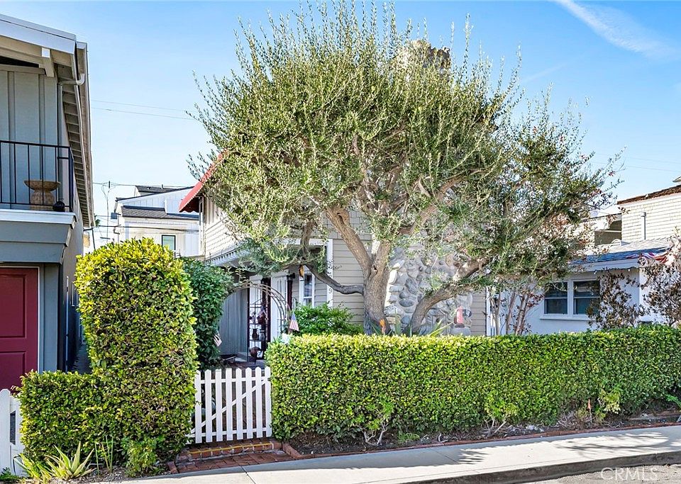 1st image of 209 Ruby Ave