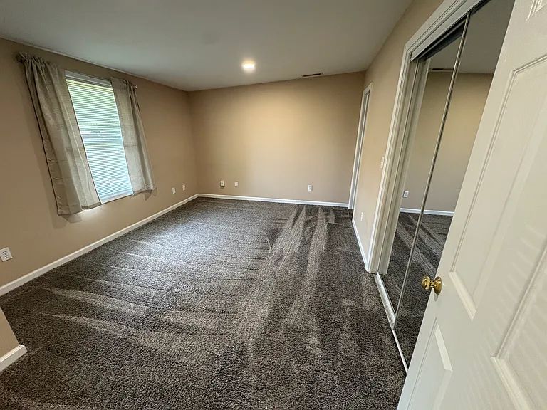 204 W Railroad St #4 — Photo 4