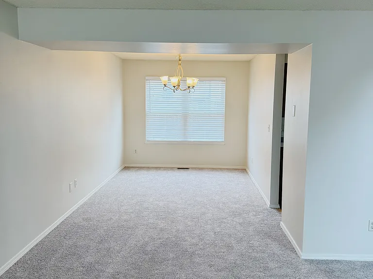 8061 Scarborough Dr — Photo 12