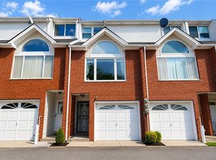 45 Cranford Ct, Staten Island, NY 10306