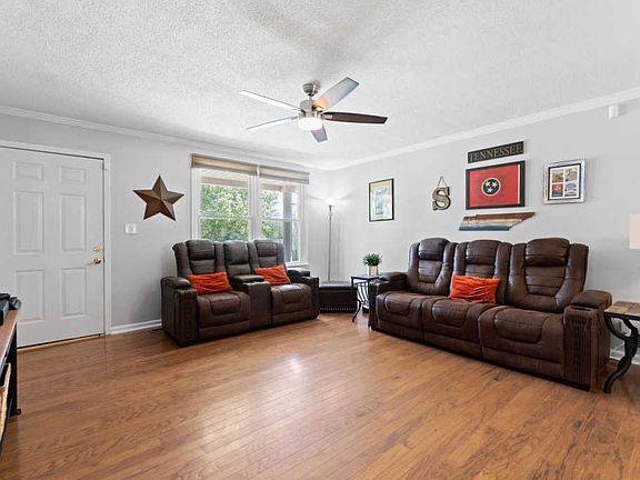 3rd image of 578 Briarwood Dr
