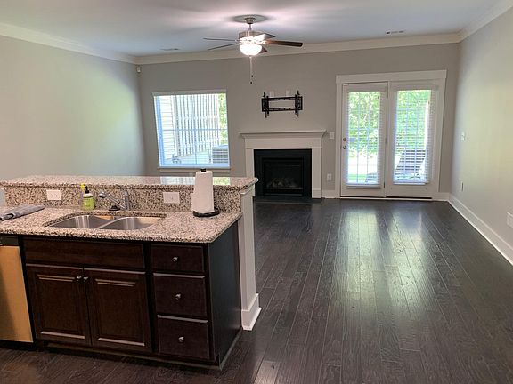 5th image of 746 Elmbrook Dr