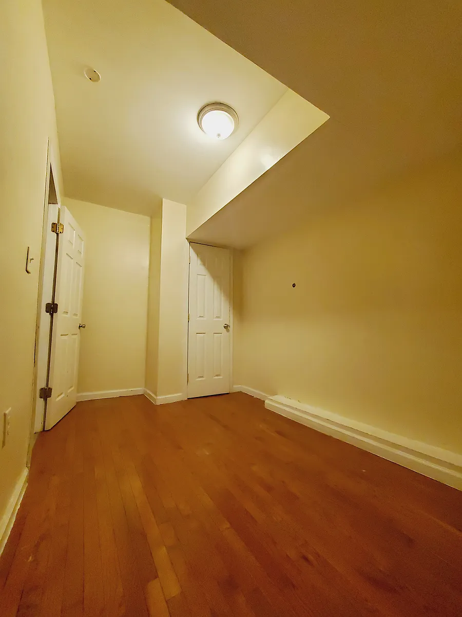 Building Photo - 92 Fairview Ave #G3