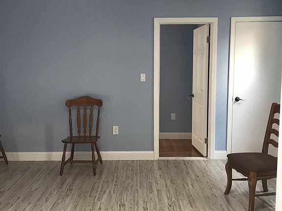 3rd image of 11939 6th Ave #1