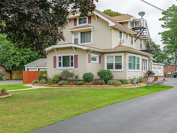 3rd image of 2568 Dewey Ave