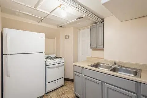 3008 West St Photo 1