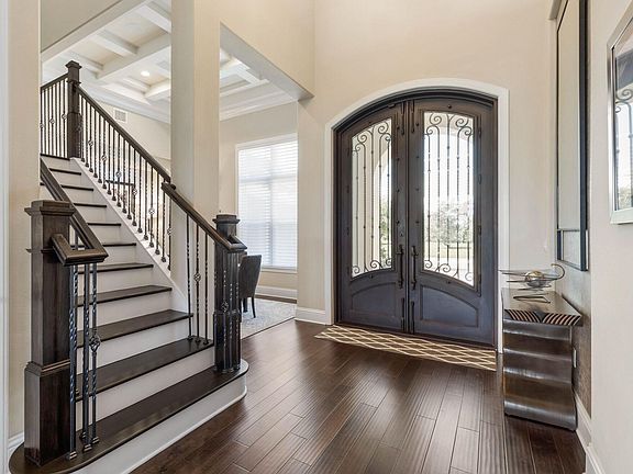 2nd image of 27 Cypresswood Drive S