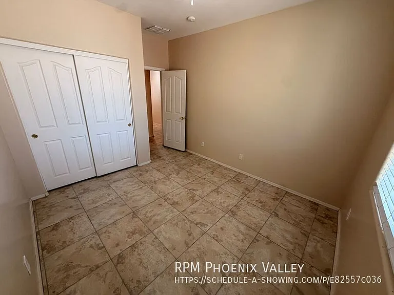 15227 W Jackson St — Photo 3