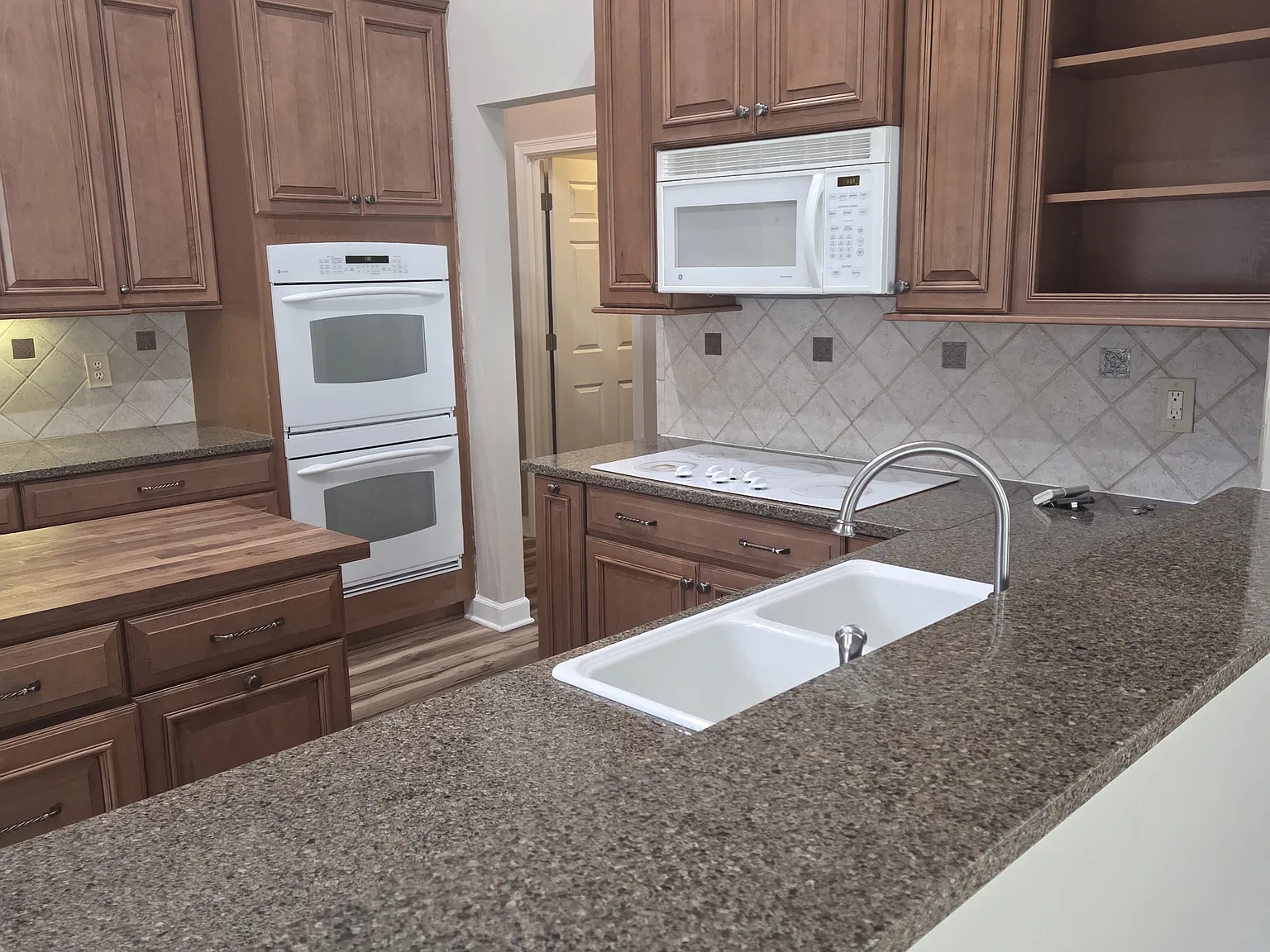 50 Clear Creekside Dr — Photo 2