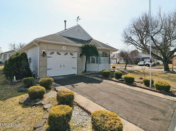 2 Wycombe Court, Toms River, NJ 08757