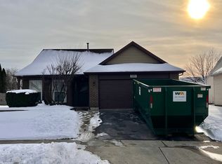 1371 Burns Dr, Elgin, IL 60120