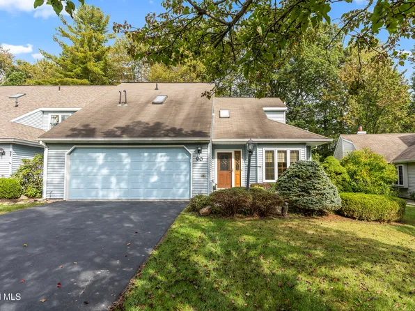 90 Commonwealth Drive, Glenmont, NY 12077