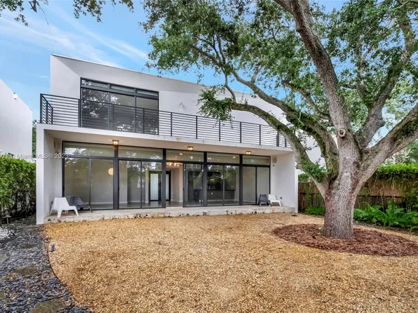 8630 Arboretum Ln, Miami, FL 33138