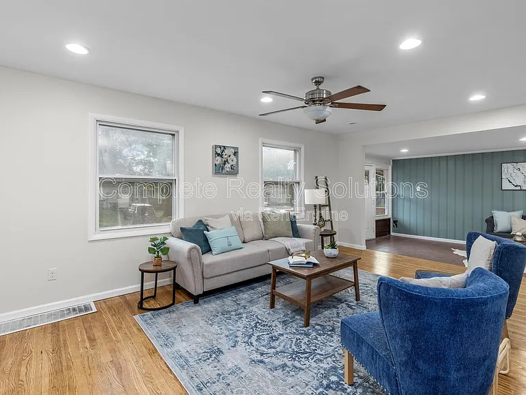 9551 Cantwell Dr — Photo 3