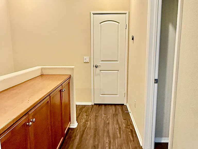2903 W Edinger Ave — Photo 7