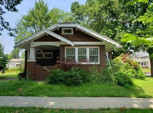 206 E Main St, Syracuse, IN 46567