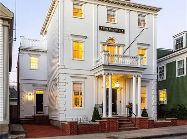 10 Franklin St, Newport, RI 02840