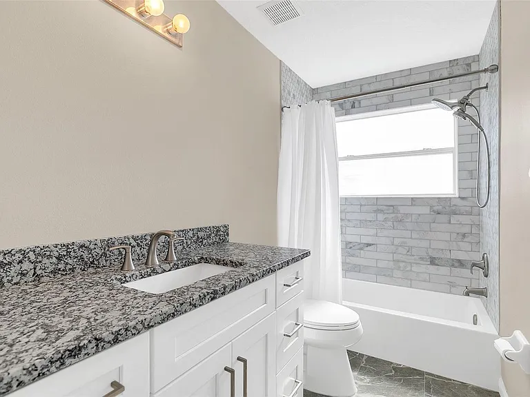 7221 Bay Club Way — Photo 11