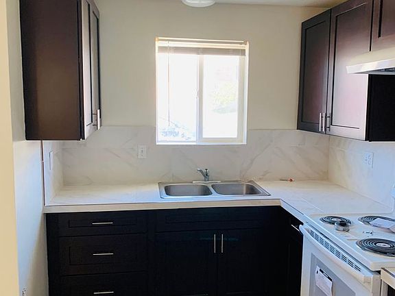 5th image of 522 E Mac Ln
