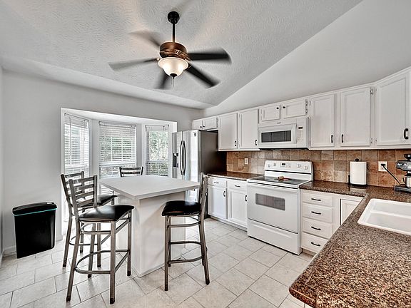 5th image of 2454 Ferdinand Dr