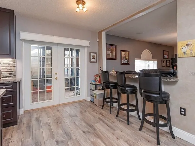 14601 Old Forest Ct — Photo 3