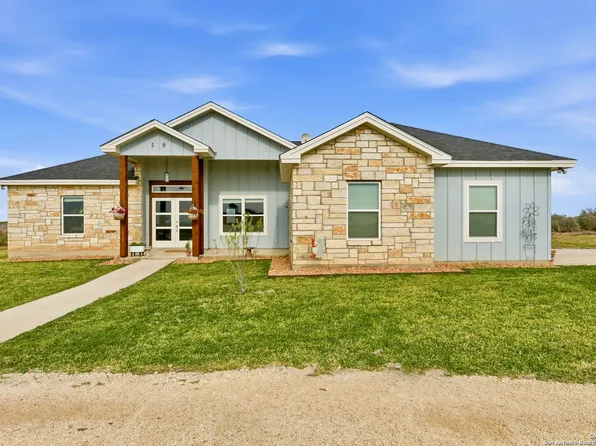 59 Greystone Hills, Uvalde, TX 78801